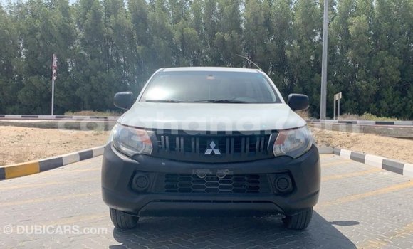 Sayi Imported Mitsubishi L200 White Mota in Import - Dubai a Ashanti Sayi Imported Mitsubishi L200 White Mota in Import - Dubai a Ashanti