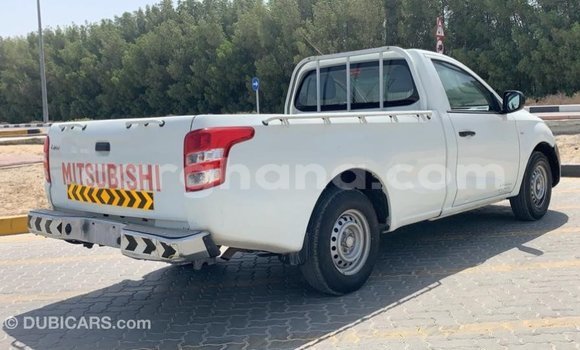 Sayi Imported Mitsubishi L200 White Mota in Import - Dubai a Ashanti Sayi Imported Mitsubishi L200 White Mota in Import - Dubai a Ashanti