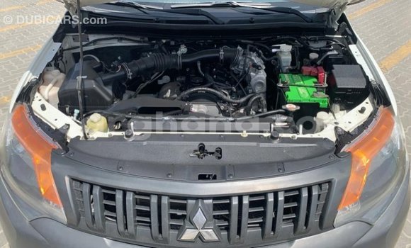 Sayi Imported Mitsubishi L200 White Mota in Import - Dubai a Ashanti Sayi Imported Mitsubishi L200 White Mota in Import - Dubai a Ashanti