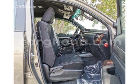 Sayi Imported Toyota Hilux Brown Mota in Import - Dubai a Ashanti Sayi Imported Toyota Hilux Brown Mota in Import - Dubai a Ashanti