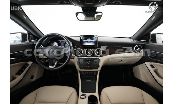 Ra Imported Mercedes‒Benz 190 Red Ọkọ̀ in Import - Dubai ni Ashanti Ra Imported Mercedes‒Benz 190 Red Ọkọ̀ in Import - Dubai ni Ashanti