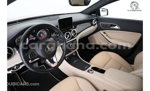 Ra Imported Mercedes‒Benz 190 Red Ọkọ̀ in Import - Dubai ni Ashanti Ra Imported Mercedes‒Benz 190 Red Ọkọ̀ in Import - Dubai ni Ashanti