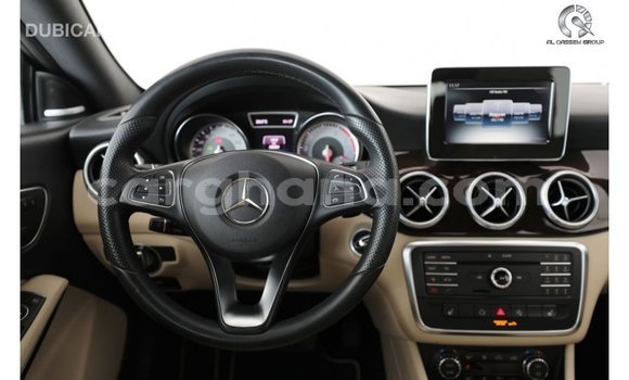 Ra Imported Mercedes‒Benz 190 Red Ọkọ̀ in Import - Dubai ni Ashanti Ra Imported Mercedes‒Benz 190 Red Ọkọ̀ in Import - Dubai ni Ashanti