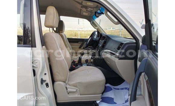 Sayi Imported Mitsubishi Pajero White Mota in Import - Dubai a Ashanti Sayi Imported Mitsubishi Pajero White Mota in Import - Dubai a Ashanti