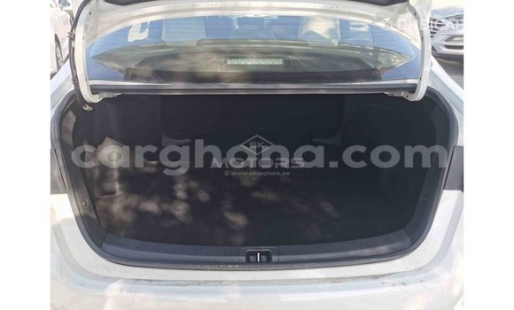 Sayi Imported Toyota Corolla White Mota in Import - Dubai a Ashanti Sayi Imported Toyota Corolla White Mota in Import - Dubai a Ashanti