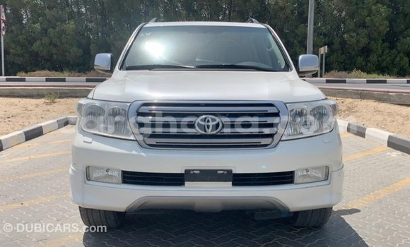 Buy Import Toyota Land Cruiser White Car in Import - Dubai in Ashanti Buy Import Toyota Land Cruiser White Car in Import - Dubai in Ashanti