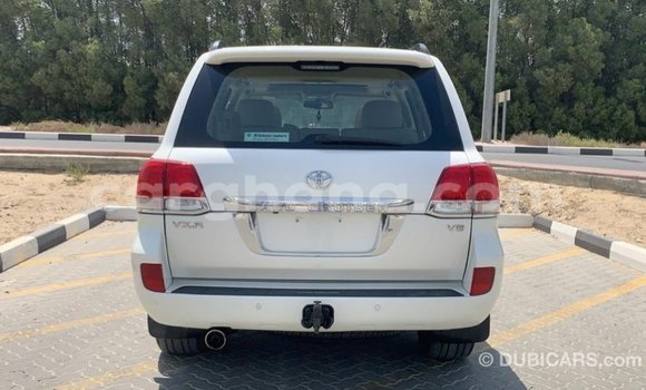 Buy Import Toyota Land Cruiser White Car in Import - Dubai in Ashanti Buy Import Toyota Land Cruiser White Car in Import - Dubai in Ashanti