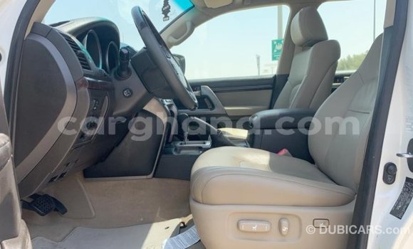 Buy Import Toyota Land Cruiser White Car in Import - Dubai in Ashanti Buy Import Toyota Land Cruiser White Car in Import - Dubai in Ashanti