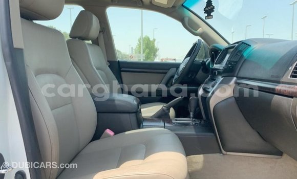 Buy Import Toyota Land Cruiser White Car in Import - Dubai in Ashanti Buy Import Toyota Land Cruiser White Car in Import - Dubai in Ashanti