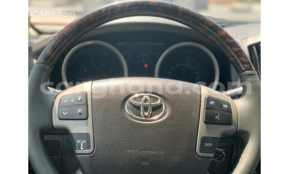 Buy Import Toyota Land Cruiser White Car in Import - Dubai in Ashanti Buy Import Toyota Land Cruiser White Car in Import - Dubai in Ashanti