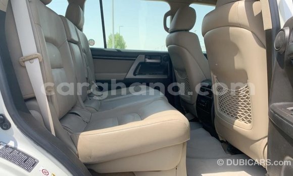 Buy Import Toyota Land Cruiser White Car in Import - Dubai in Ashanti Buy Import Toyota Land Cruiser White Car in Import - Dubai in Ashanti
