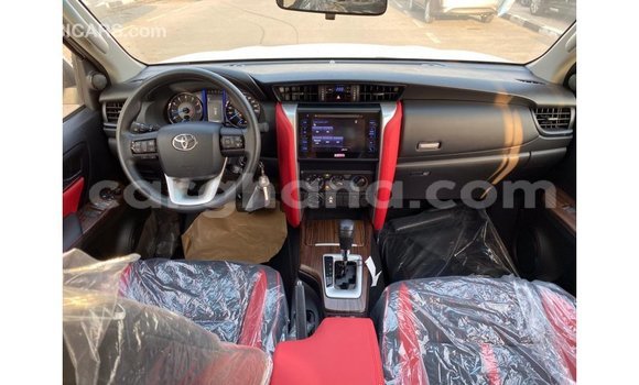 Sayi Imported Toyota Fortuner White Mota in Import - Dubai a Ashanti Sayi Imported Toyota Fortuner White Mota in Import - Dubai a Ashanti