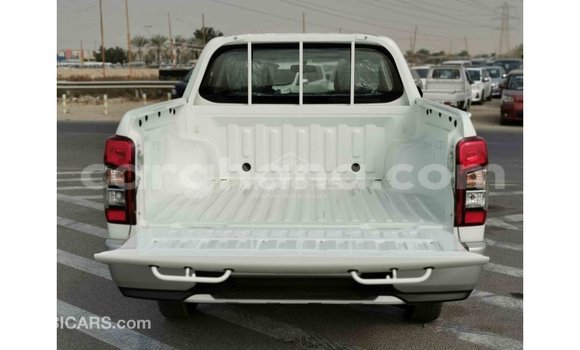 Sayi Imported Mitsubishi L200 White Mota in Import - Dubai a Ashanti Sayi Imported Mitsubishi L200 White Mota in Import - Dubai a Ashanti