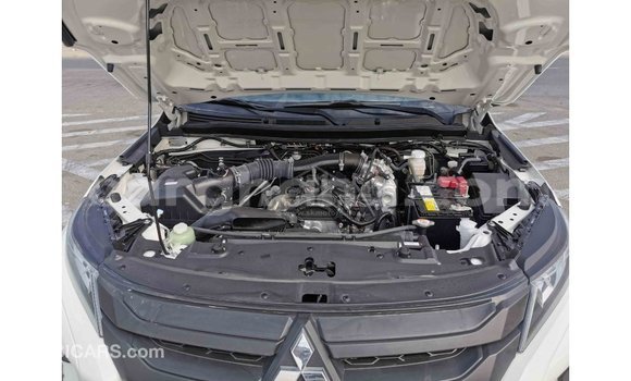 Sayi Imported Mitsubishi L200 White Mota in Import - Dubai a Ashanti Sayi Imported Mitsubishi L200 White Mota in Import - Dubai a Ashanti