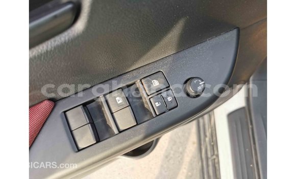 Sayi Imported Toyota Hilux White Mota in Import - Dubai a Ashanti Sayi Imported Toyota Hilux White Mota in Import - Dubai a Ashanti