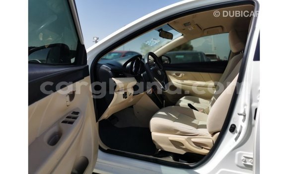 Ra Imported Toyota Yaris funfun Ọkọ̀ in Import - Dubai ni Ashanti Ra Imported Toyota Yaris funfun Ọkọ̀ in Import - Dubai ni Ashanti
