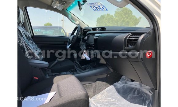 Ra Imported Toyota Hilux funfun Ọkọ̀ in Import - Dubai ni Ashanti Ra Imported Toyota Hilux funfun Ọkọ̀ in Import - Dubai ni Ashanti