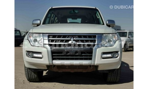 Ra Imported Mitsubishi Pajero funfun Ọkọ̀ in Import - Dubai ni Ashanti Ra Imported Mitsubishi Pajero funfun Ọkọ̀ in Import - Dubai ni Ashanti
