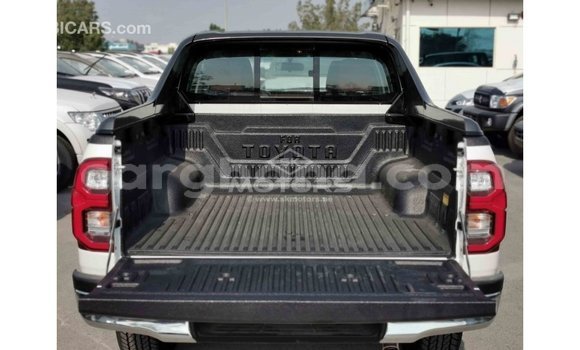 Buy Import Toyota Hilux White Car in Import - Dubai in Ashanti Buy Import Toyota Hilux White Car in Import - Dubai in Ashanti