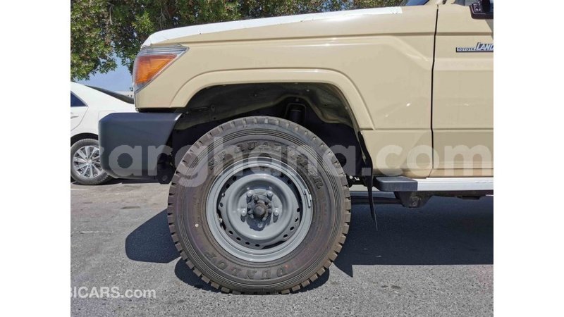 Big with watermark toyota land cruiser ashanti import dubai 28517