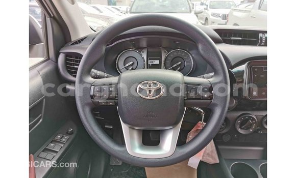 Sayi Imported Toyota Hilux White Mota in Import - Dubai a Ashanti Sayi Imported Toyota Hilux White Mota in Import - Dubai a Ashanti