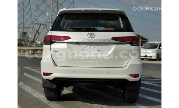 Sayi Imported Toyota Fortuner White Mota in Import - Dubai a Ashanti Sayi Imported Toyota Fortuner White Mota in Import - Dubai a Ashanti