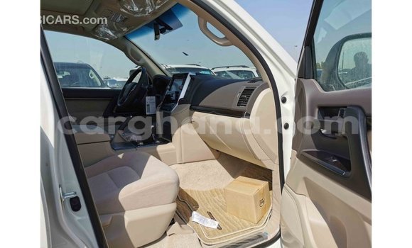 Sayi Imported Toyota Land Cruiser White Mota in Import - Dubai a Ashanti Sayi Imported Toyota Land Cruiser White Mota in Import - Dubai a Ashanti