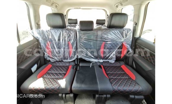 Ra Imported Toyota Land Cruiser funfun Ọkọ̀ in Import - Dubai ni Ashanti Ra Imported Toyota Land Cruiser funfun Ọkọ̀ in Import - Dubai ni Ashanti