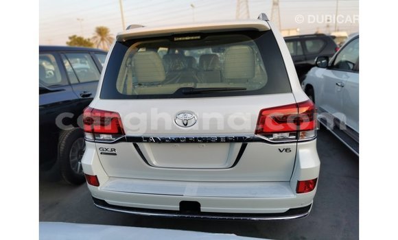 Buy Import Toyota Land Cruiser White Car in Import - Dubai in Ashanti Buy Import Toyota Land Cruiser White Car in Import - Dubai in Ashanti
