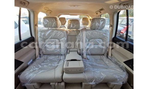 Buy Import Toyota Land Cruiser White Car in Import - Dubai in Ashanti Buy Import Toyota Land Cruiser White Car in Import - Dubai in Ashanti