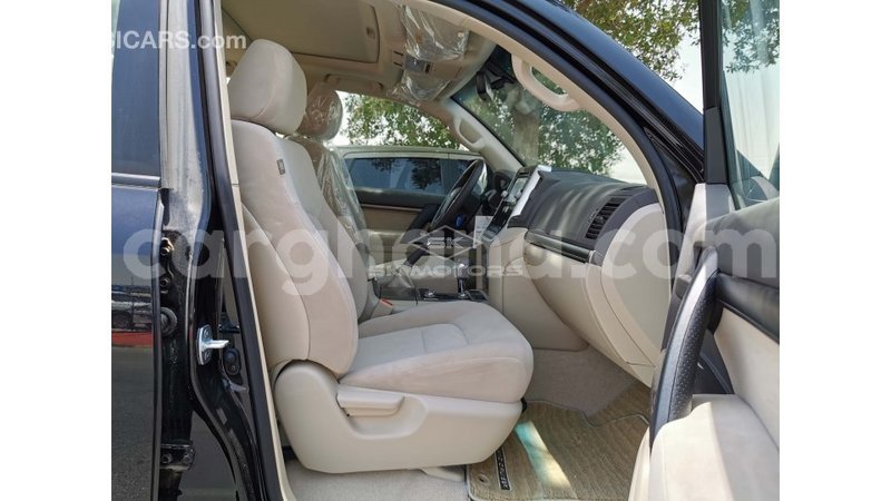 Big with watermark toyota land cruiser ashanti import dubai 28617