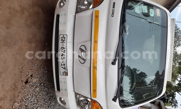 Ra Àlòkù Hyundai H1 funfun Ọkọ̀ in Ashaiman ni Greater Accra