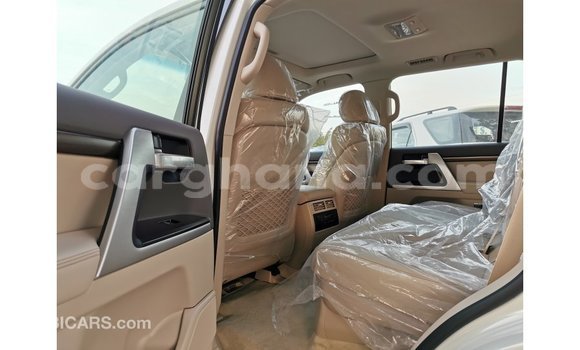 Buy Import Toyota Land Cruiser White Car in Import - Dubai in Ashanti Buy Import Toyota Land Cruiser White Car in Import - Dubai in Ashanti