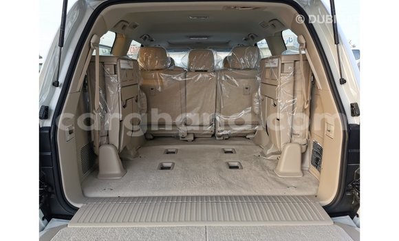 Buy Import Toyota Land Cruiser White Car in Import - Dubai in Ashanti Buy Import Toyota Land Cruiser White Car in Import - Dubai in Ashanti