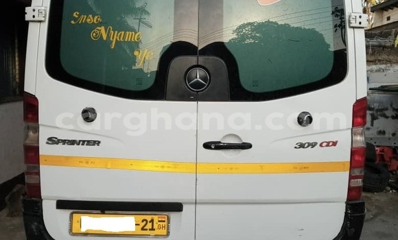 Ra Àlòkù Mercedes‒Benz 200 funfun Ọkọ̀ in Accra ni Greater Accra