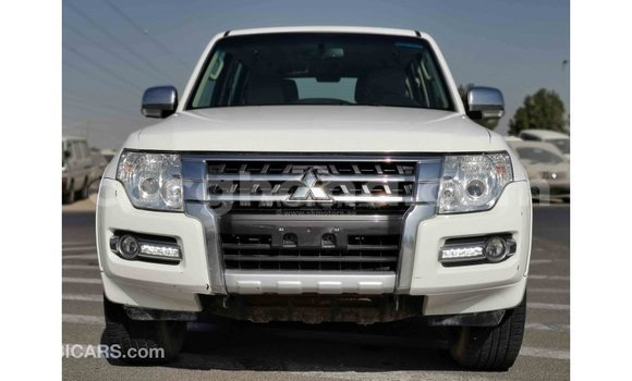 Sayi Imported Mitsubishi Pajero White Mota in Import - Dubai a Ashanti Sayi Imported Mitsubishi Pajero White Mota in Import - Dubai a Ashanti