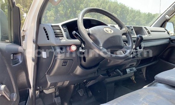 Ra Imported Toyota Hiace funfun Ọkọ̀ in Import - Dubai ni Ashanti Ra Imported Toyota Hiace funfun Ọkọ̀ in Import - Dubai ni Ashanti