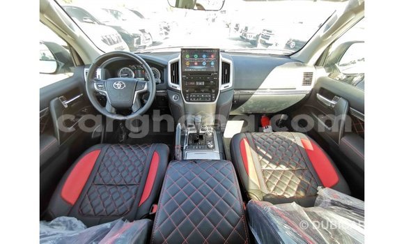 Buy Import Toyota Land Cruiser White Car in Import - Dubai in Ashanti Buy Import Toyota Land Cruiser White Car in Import - Dubai in Ashanti