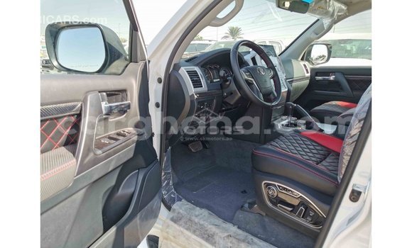 Buy Import Toyota Land Cruiser White Car in Import - Dubai in Ashanti Buy Import Toyota Land Cruiser White Car in Import - Dubai in Ashanti