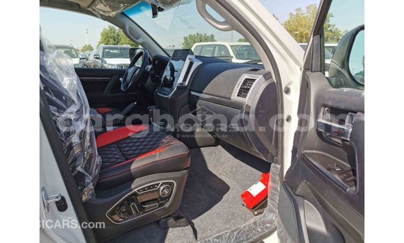 Buy Import Toyota Land Cruiser White Car in Import - Dubai in Ashanti Buy Import Toyota Land Cruiser White Car in Import - Dubai in Ashanti