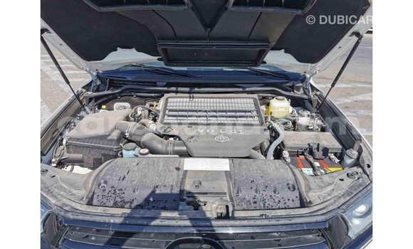 Buy Import Toyota Land Cruiser White Car in Import - Dubai in Ashanti Buy Import Toyota Land Cruiser White Car in Import - Dubai in Ashanti