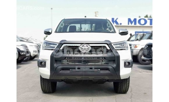Sayi Imported Toyota Hilux White Mota in Import - Dubai a Ashanti Sayi Imported Toyota Hilux White Mota in Import - Dubai a Ashanti