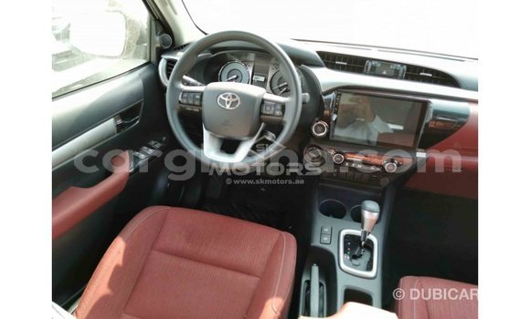 Sayi Imported Toyota Hilux White Mota in Import - Dubai a Ashanti Sayi Imported Toyota Hilux White Mota in Import - Dubai a Ashanti