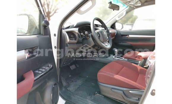 Sayi Imported Toyota Hilux White Mota in Import - Dubai a Ashanti Sayi Imported Toyota Hilux White Mota in Import - Dubai a Ashanti