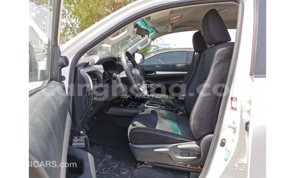 Buy Import Toyota Hilux White Car in Import - Dubai in Ashanti Buy Import Toyota Hilux White Car in Import - Dubai in Ashanti