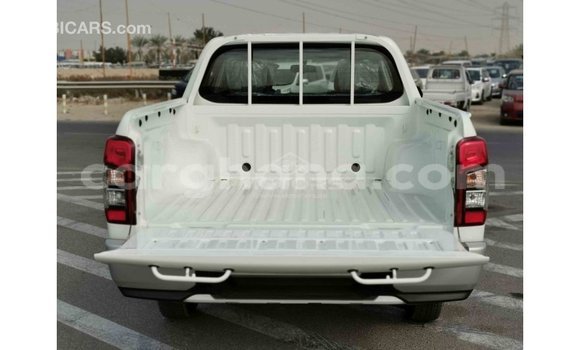 Sayi Imported Mitsubishi L200 White Mota in Import - Dubai a Ashanti Sayi Imported Mitsubishi L200 White Mota in Import - Dubai a Ashanti