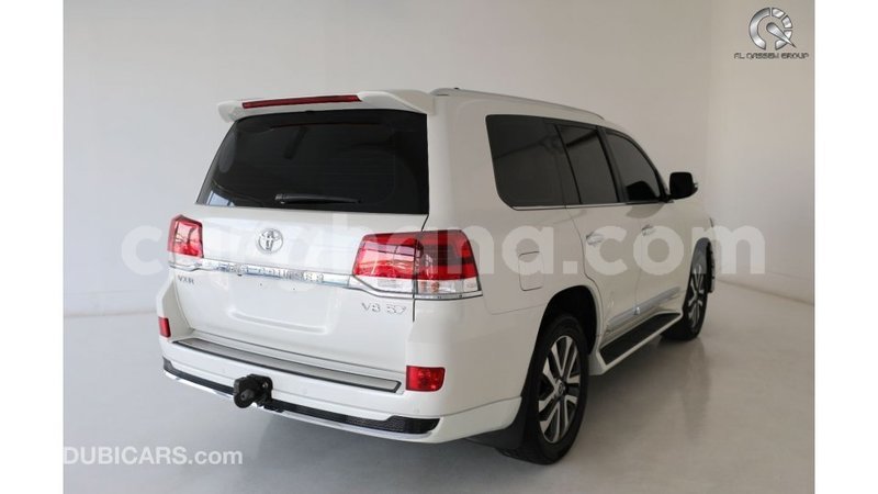 Big with watermark toyota land cruiser ashanti import dubai 28818