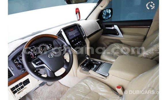 Buy Import Toyota Land Cruiser White Car in Import - Dubai in Ashanti Buy Import Toyota Land Cruiser White Car in Import - Dubai in Ashanti