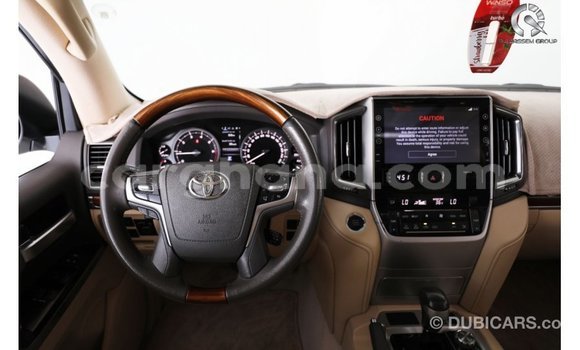 Buy Import Toyota Land Cruiser White Car in Import - Dubai in Ashanti Buy Import Toyota Land Cruiser White Car in Import - Dubai in Ashanti