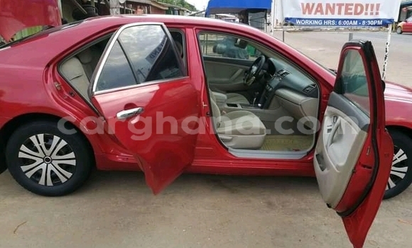 Sayi Na hannu Toyota Camry Red Mota in Accra a Greater Accra Sayi Na hannu Toyota Camry Red Mota in Accra a Greater Accra